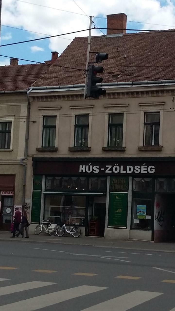 Kossuth Apartmanok Debrecen Eksteriør bilde